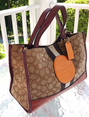 COACH 4113 DEMPSEY CARRYALL SIGNATURE C W/ VARSITY STRIPE & COACH