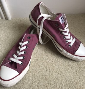 converse chucks maroon