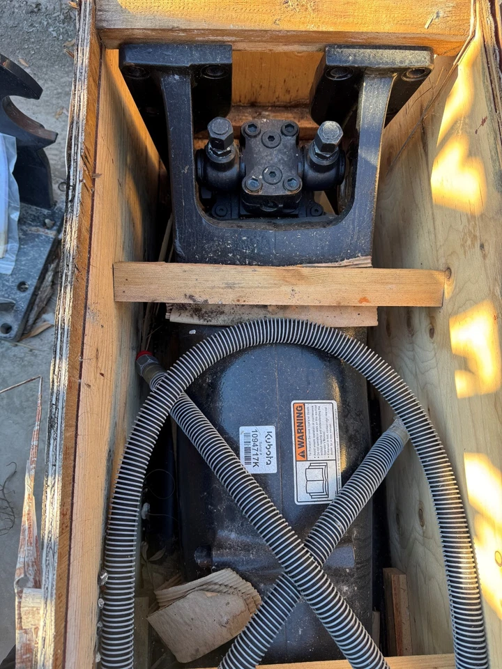 INTERRUPTOR HIDRÁULICO KUBOTA BR860 Foto 4 de 4