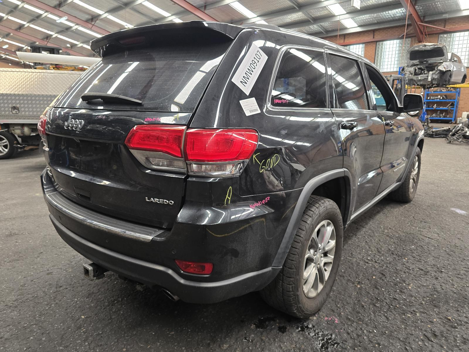 2015 Jeep Grandcherokee TAILGATE SHELL W/ REVERSE CAMERA BLACK 04/2013-02/2022 765324 image 3