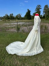 VINTAGE 1970s Butter Cream Long Sleeve Floral Lace Wedding Dress w/ Train  Hat