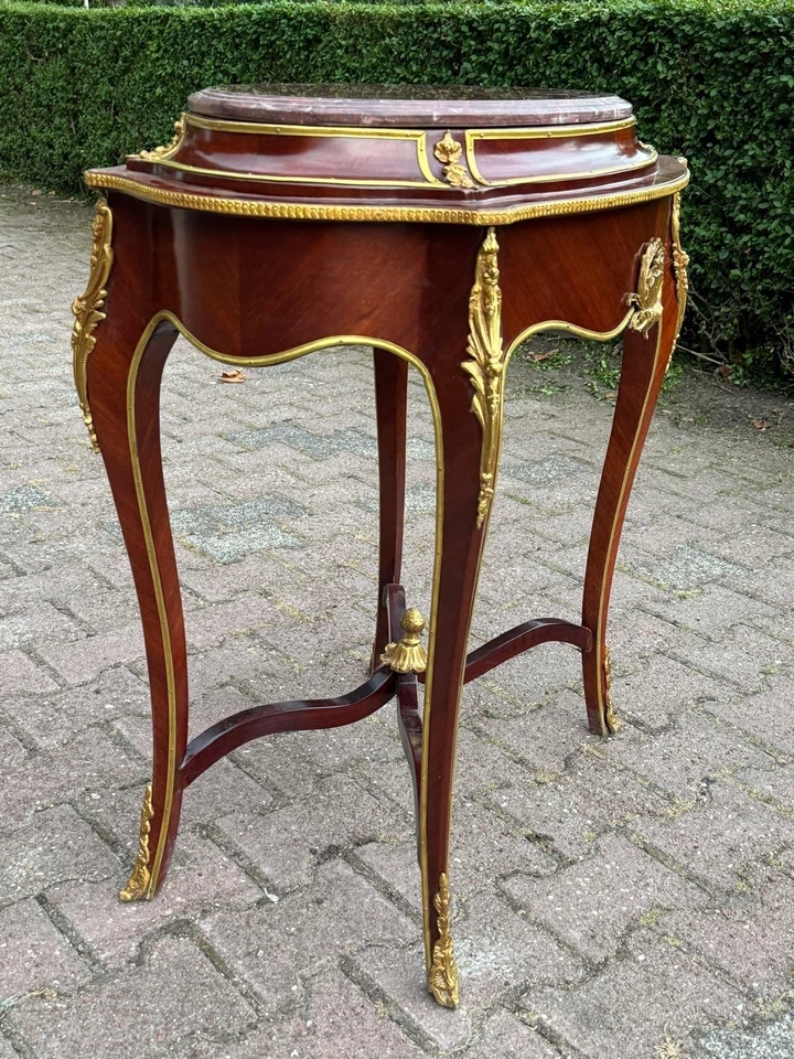 Mesa aprox. 1920 francês Louis XVI mogno bronze dourado com tampo de mármore rosa - Imagem 2 de 4