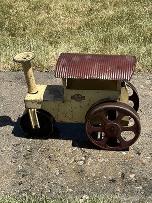 STEELCRAFT ANTIQUE RIDE ON TOY STEAM ROLLER