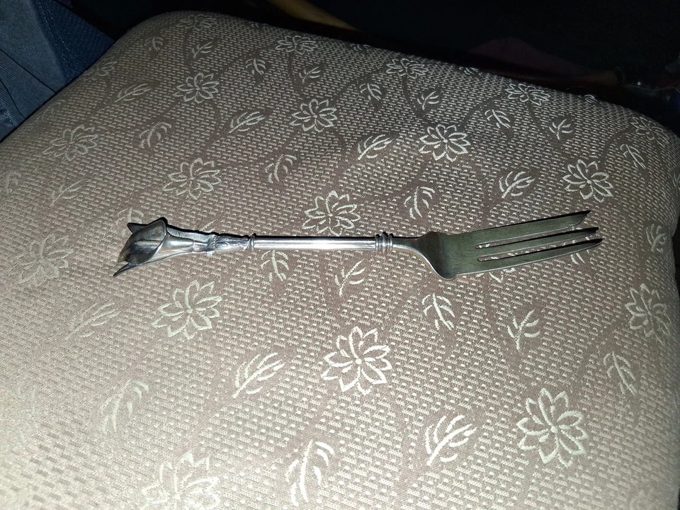 Эстетическая вилка CALLA LILY от WHITING из чистого серебра GW tine 7,5 дюйма - Изображение 2 из 4