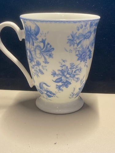 WHITTARD OF CHELSEA BLUE & WHITE FINE BONE CHINA MUG