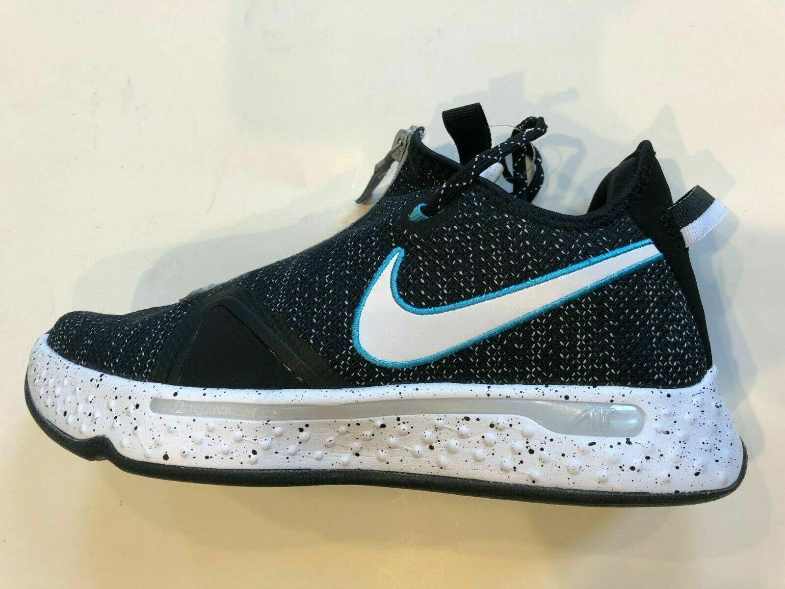 White Wolf Grey Basketball Shoes Size 