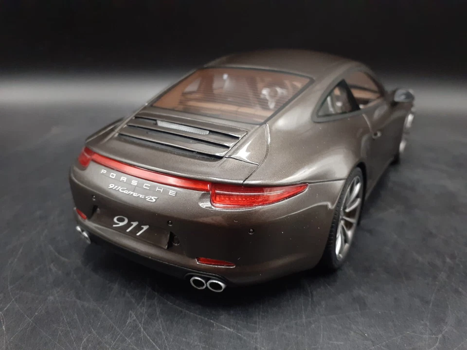 Porsche Carrera 911 (991) 4S 1/18 GT Spirit GT026 - Immagine 3 di 4