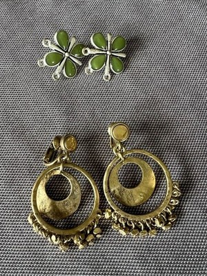 Vintage LizClaiborne Green Clover Gold Dangle Clip Earrings
