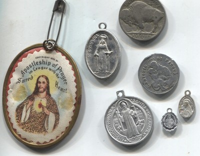 Catholic Scapular & Aluminum Religious Medals See Scans 6 Pieces