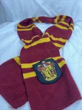 WIZARDING WORLD OF HARRY POTTER GRYFFINDOR KNIT SCARF