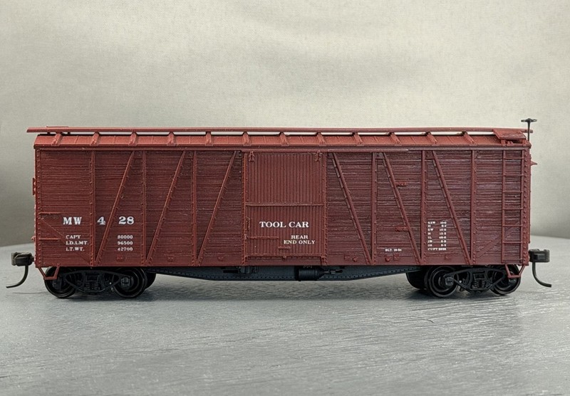 Accurail - Maintenance of Way - 40' O/B Wood tool Car + Wgt # 428 (Brown)