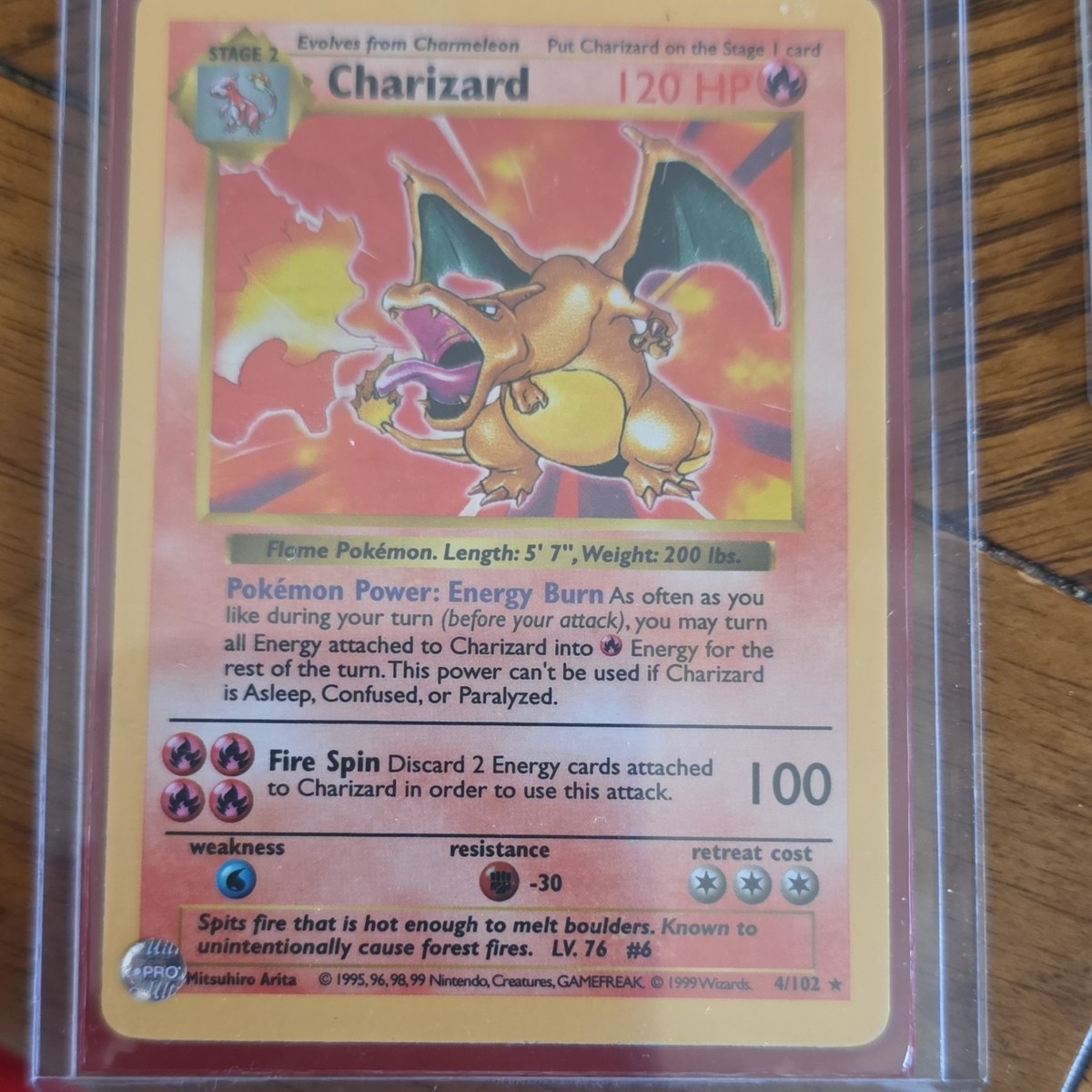 Charizard 4/102 Base Set Shadowless Holo Rare 120 HP Pokémon Card