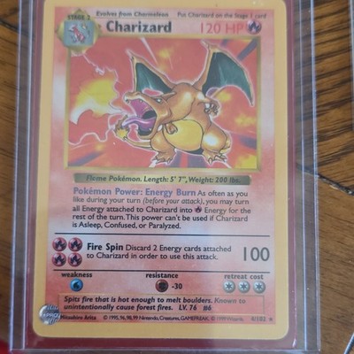 Charizard 4/102 Base Set Shadowless Holo Rare 120 HP Pokémon Card