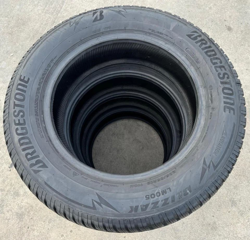 4 PNEUMATICI SEMINUOVI BRIDGESTONE BLIZZAK LM005 235/65R18 110H GOMME USATE - Bild 2 von 4