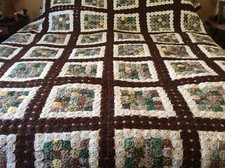 Vtg. Large Hand Stitched Yo Yo Quilt Floral Feedsack Cotton 83"x96" Excellent