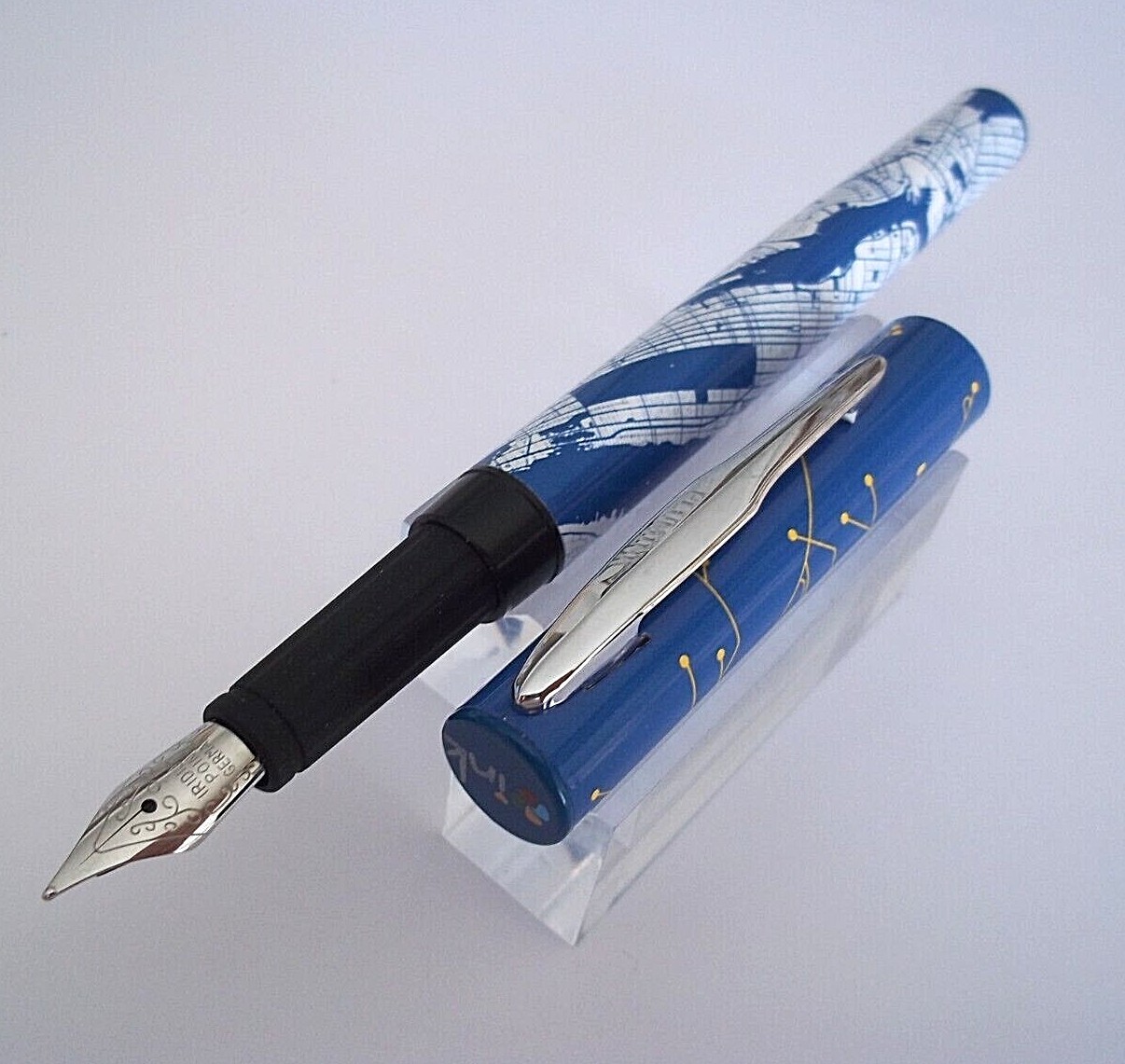 Stylo plume Oberthur KC9 anti taches encre régulière pour gaucher et droitier