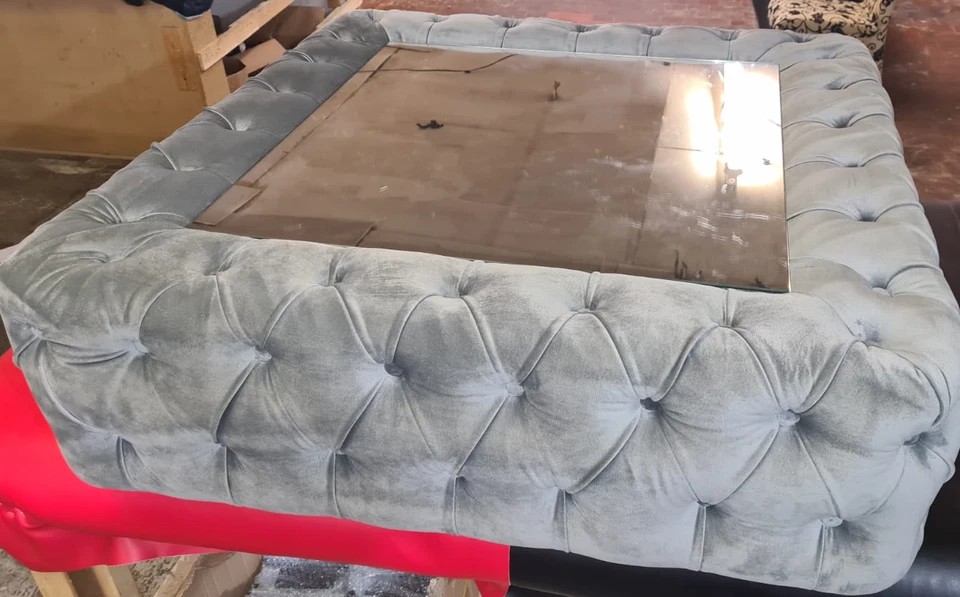 Glass coffee table velvet mirror plush grey upholstered deep buttoned - Image 3 of 4