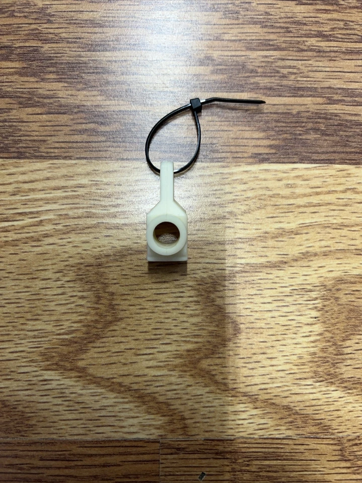 Vintage Team Associated RC 10 Gold Rear Hub Carrier 6365 Left (1pc) # - Image 2 of 3