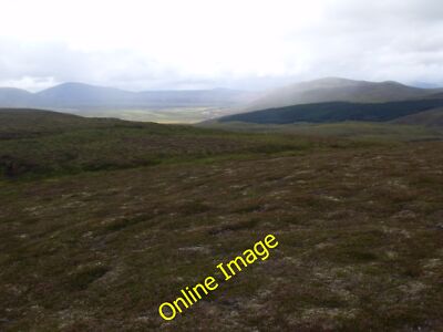Foto 12x8 Regenschauer nähern sich von Westen auf einem Grat oberhalb von Glen Fe c2013