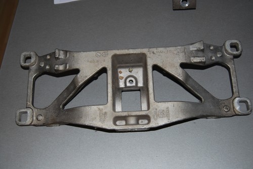 Halterung Aufhängung Automatikgetriebe hinten Jaguar XF S-Type 2.7D gebr.