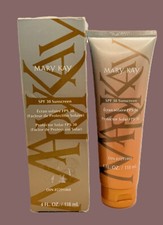 Mary Kay spf 30 Sunscreen 010349  4oz/118 ml NIB Disc'd spf Exp'd 04/12