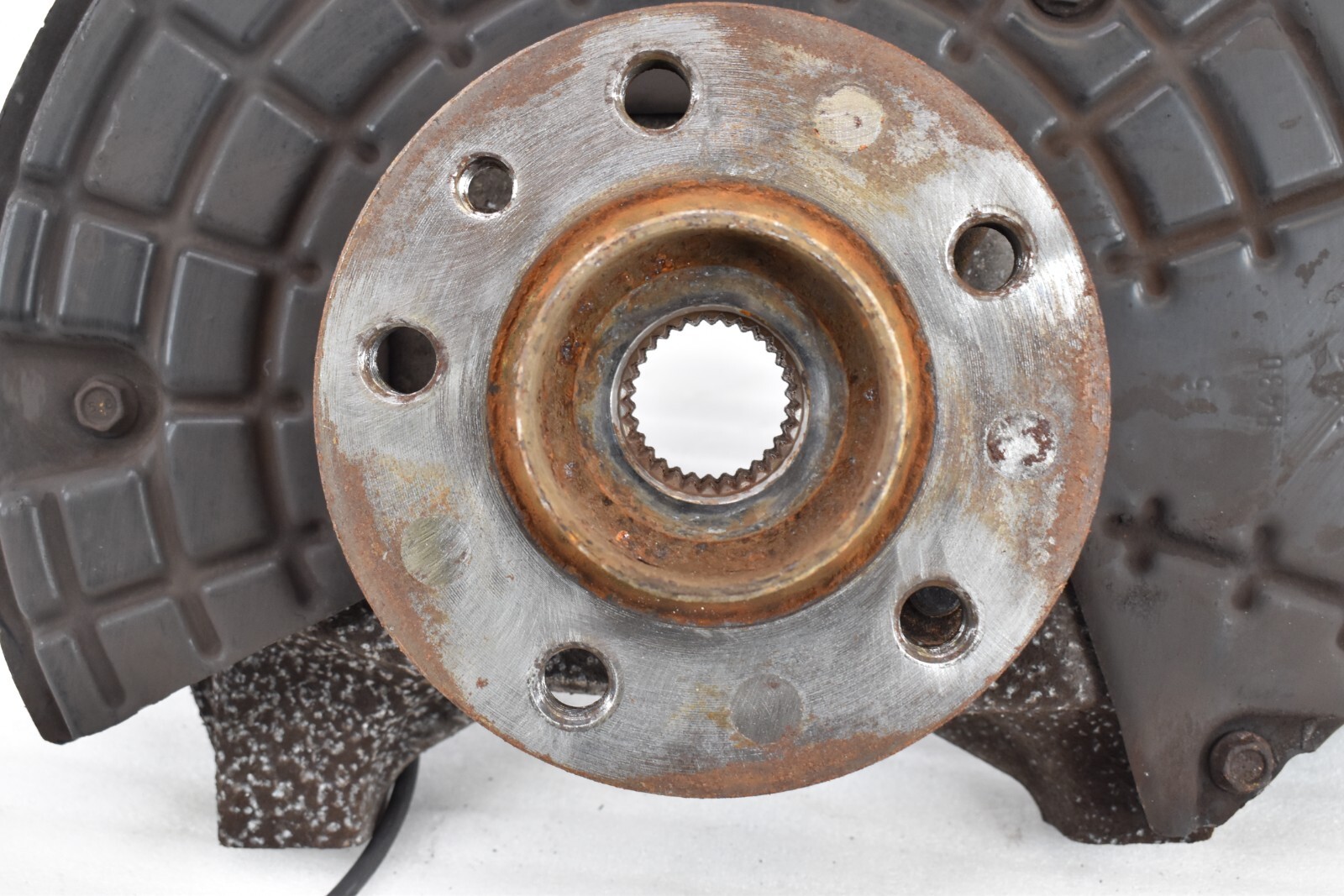 14-17 Maserati Ghibli S Q4 AWD Front Right Side Spindle Knuckle Hub Bearing OEM