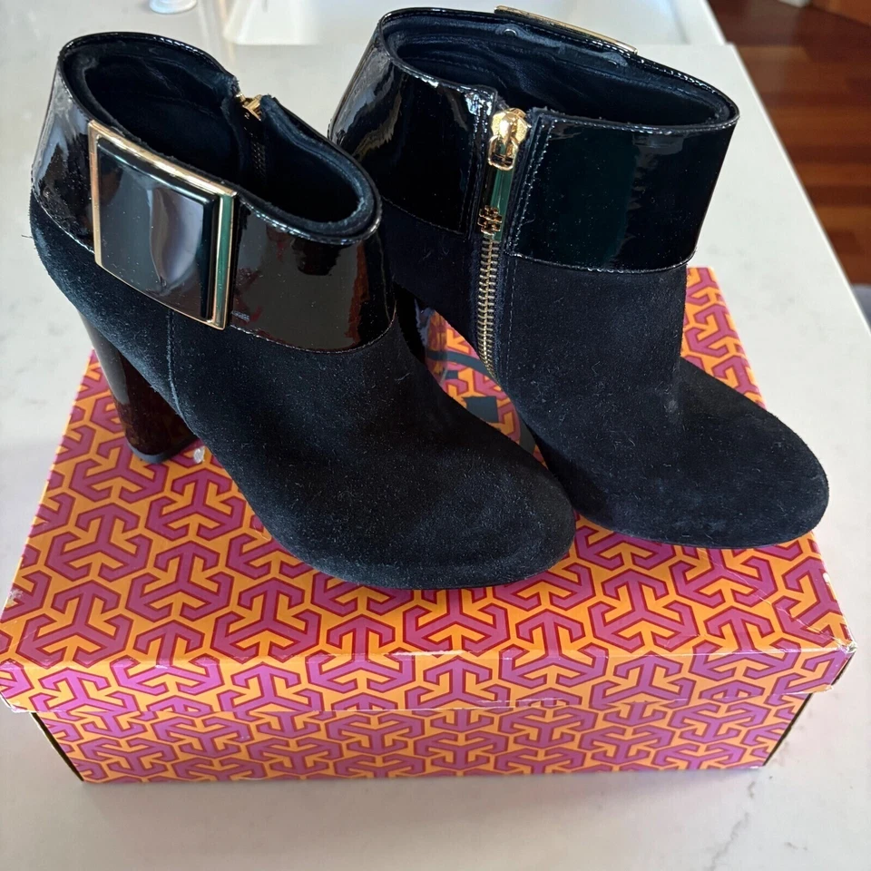 $450 TORY BURCH Harper Botines Negro Gamuza Charol Botines TALLA 6M Foto 2 de 4