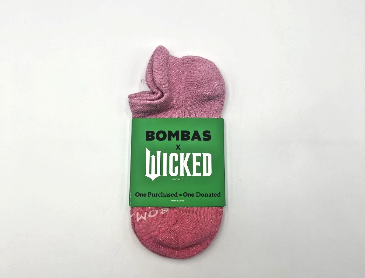 Bombas x Wicked Glinda Ankle Socks Pink Ombre Limited Edition NWT Small