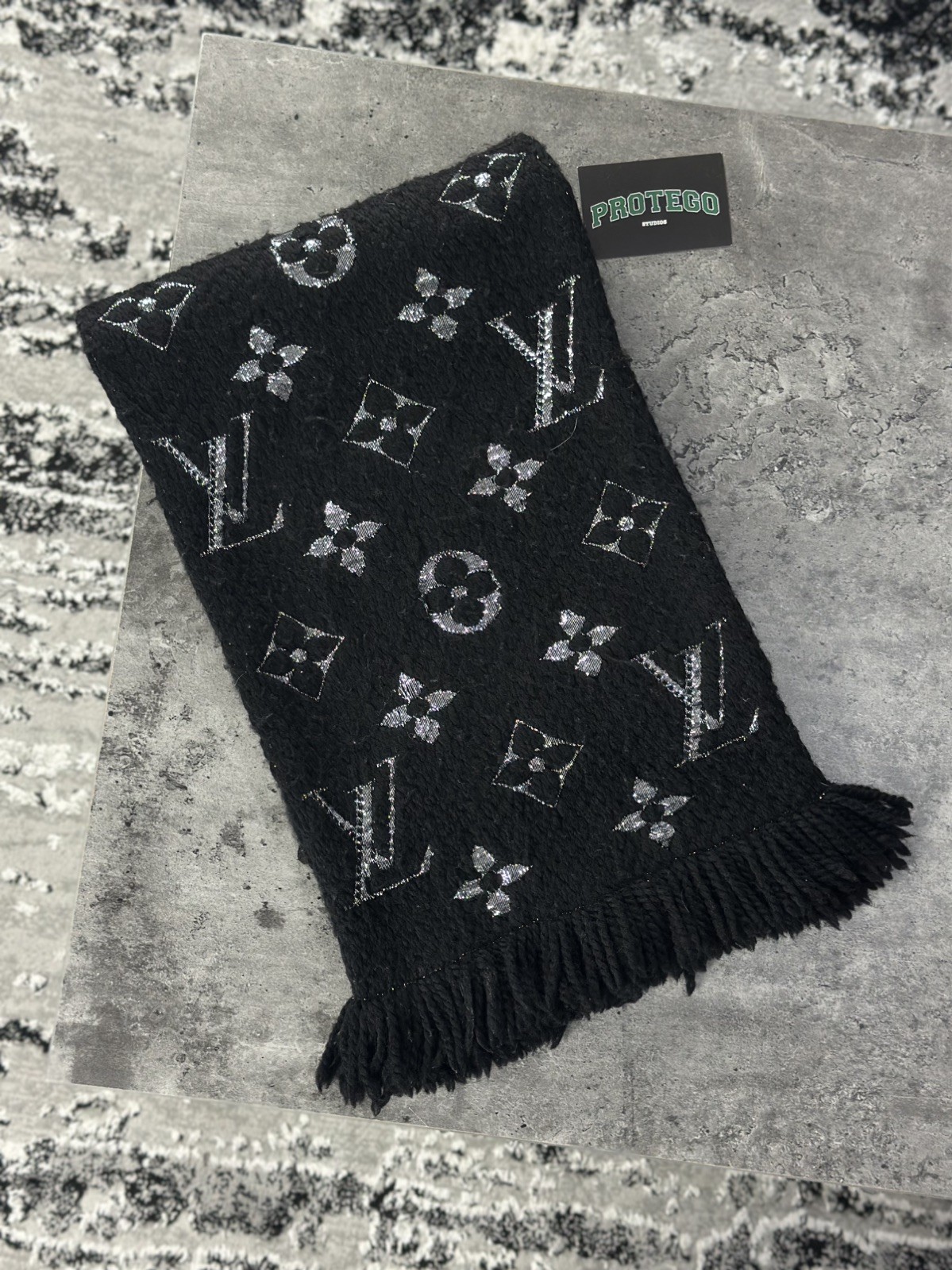 Louis Vuitton | Logomania Shine Scarf | Used