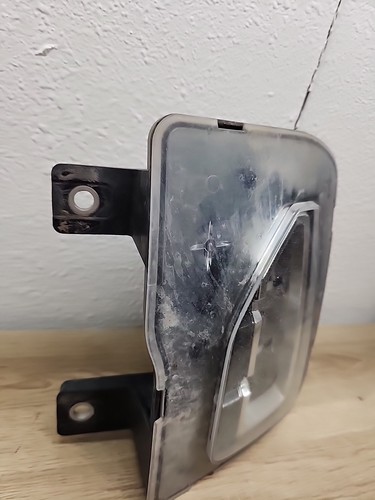 Right Hand Fog Light Chevy Silverado 2018 - Picture 2 of 7