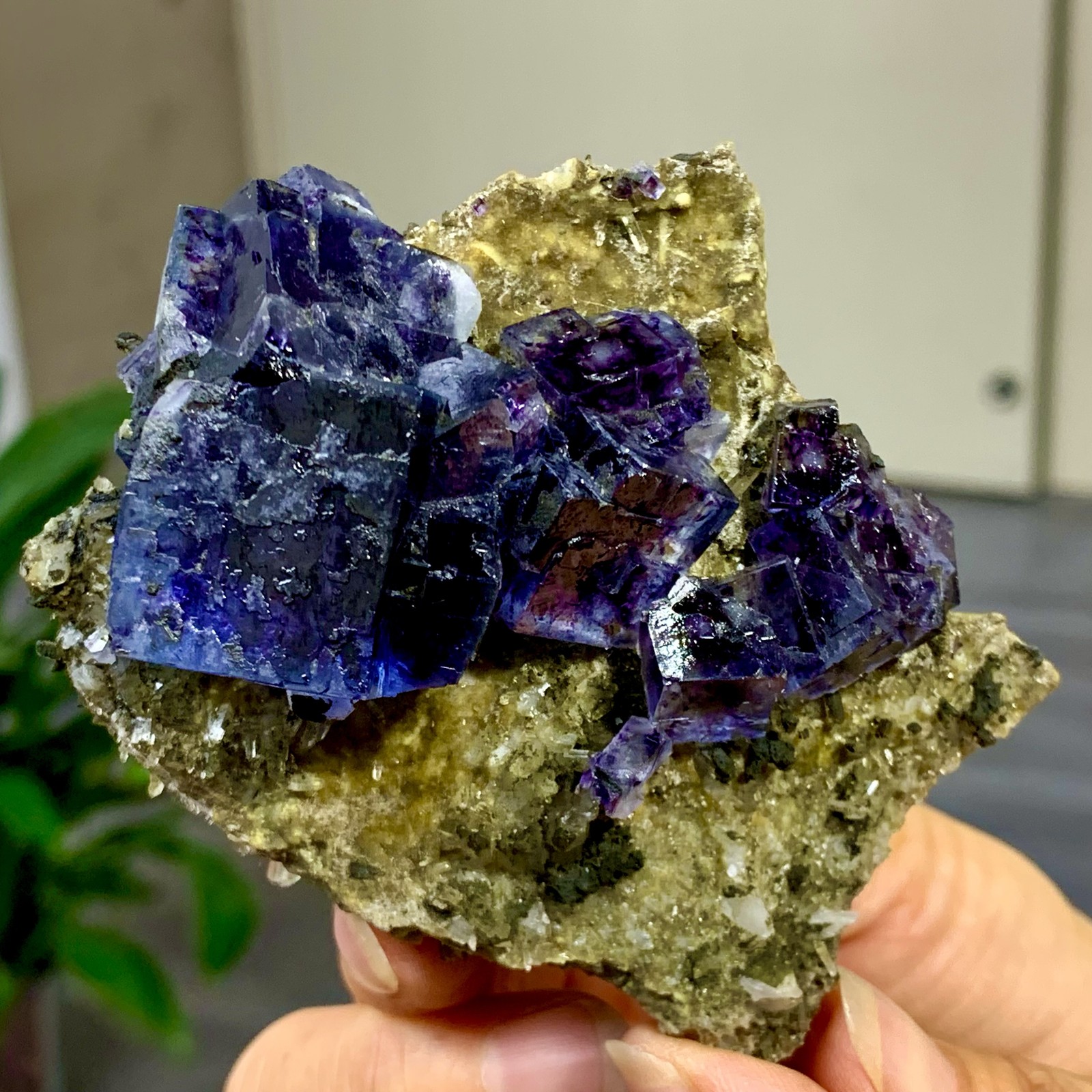 212G Transparent Blue Purple Fluorite Quartz Crystal from Yaogangxian