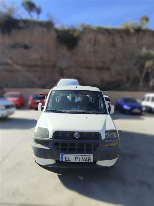 Siège Avant Gauche Pour Fiat Doblo 1.3 JTD 2001-2005 - Pièce D'occasion - Code Moteur 188A9000