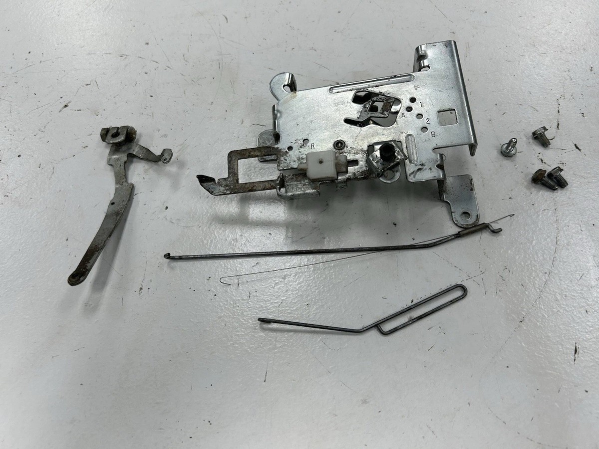 OEM Briggs And Stratton Throttle Plate & Linkage 694042 19HP