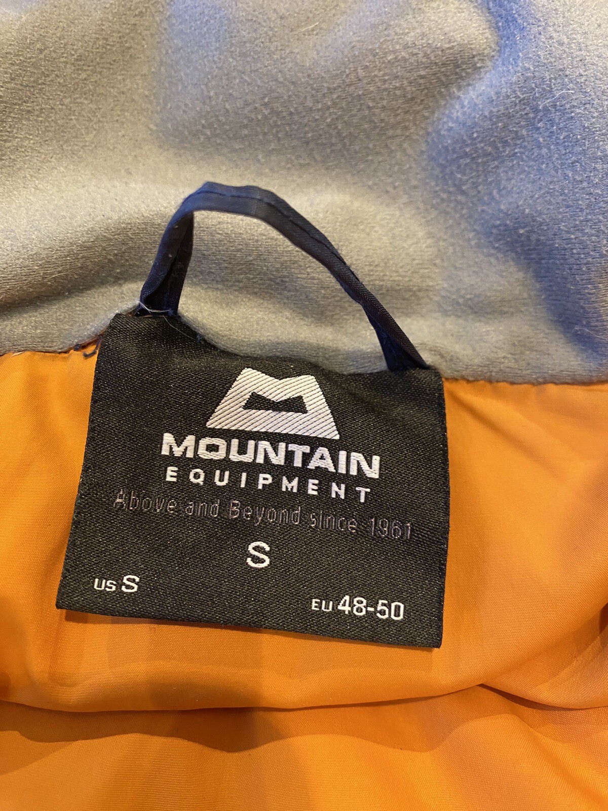 Mountain Equipment lightline down jacket Size Small (4850) Blue
