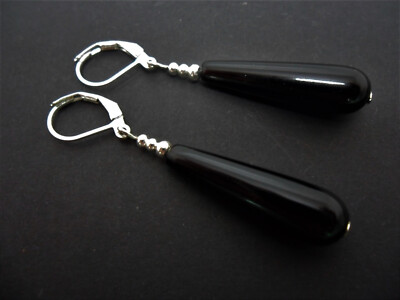 EIN PAAR DANGLY SCHWARZE ONYX PERLE VERSILBERTE TRÄNENHEBEL HAKEN OHRRINGE.