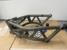 Regelmäßig zugelassener Rahmen für Aprilia Dorsoduro 750 2009/2014