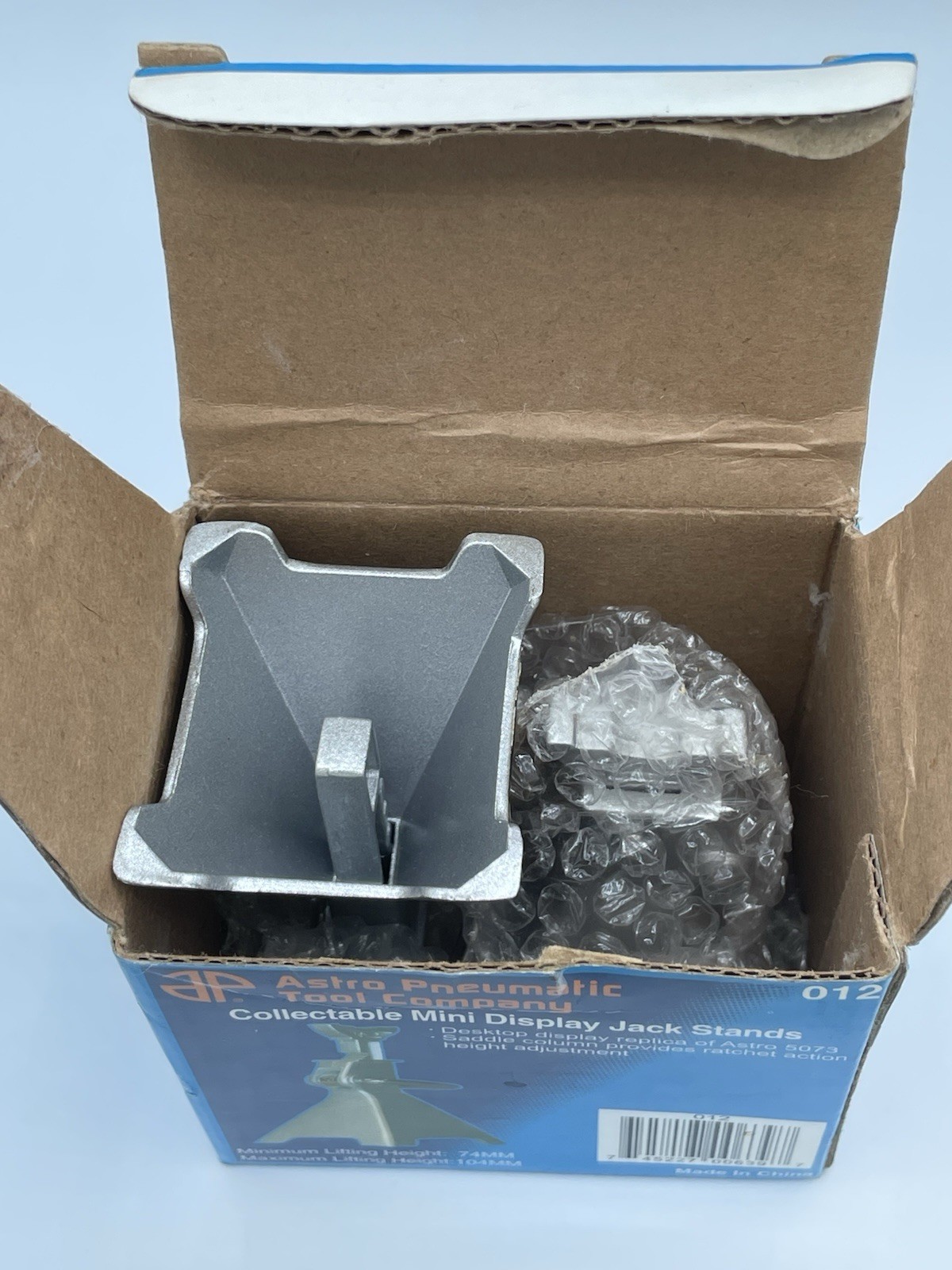 Jack Stands Mini Display Collectable Astroline Model 012 Miniature Set Of 2 Box