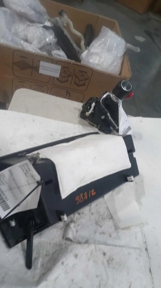 Guantera usada se adapta a: Lincoln MKZ 2015 grado B Foto 2 de 4