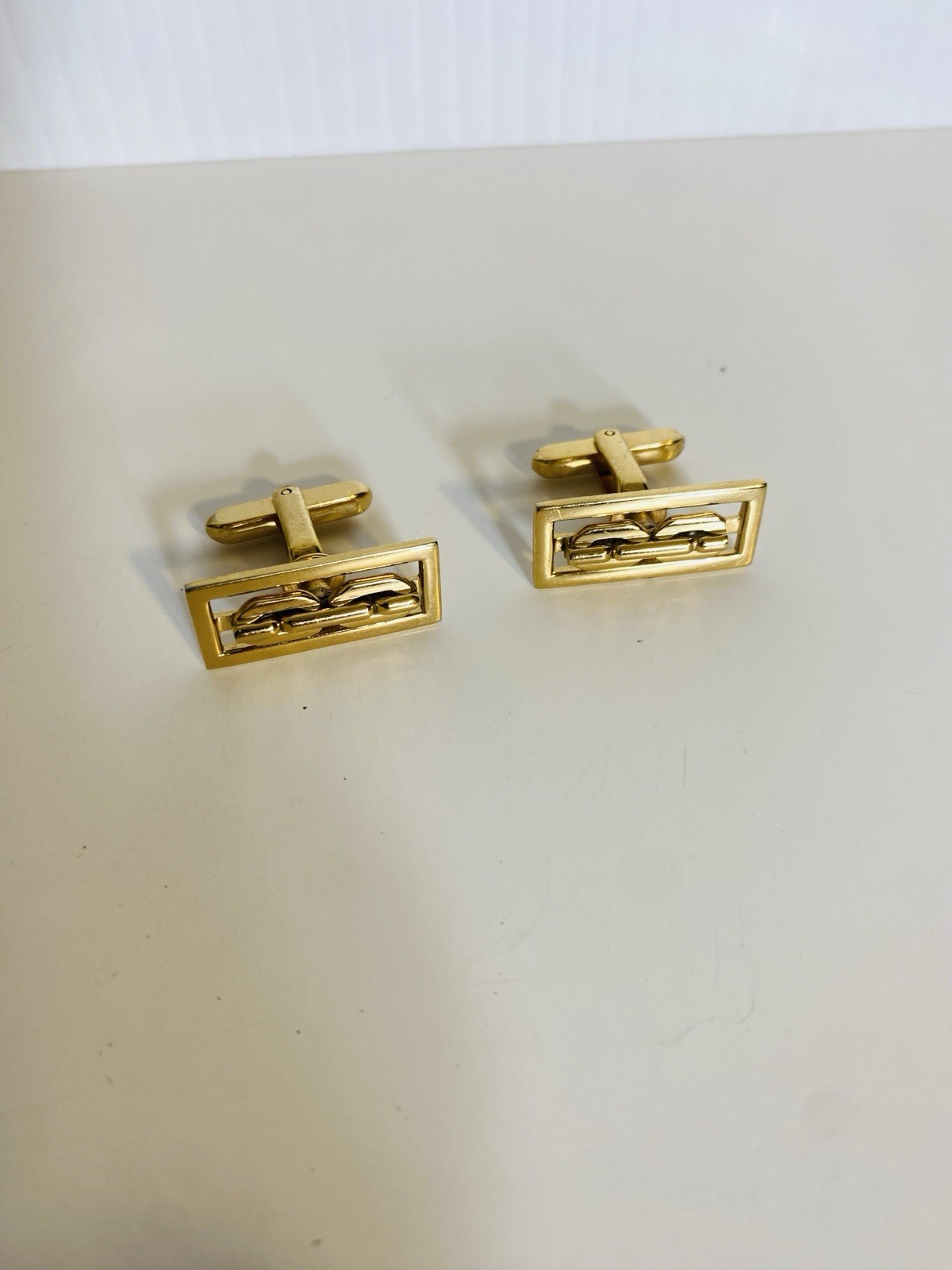 Vintage Hickok USA Gold Tone Rectangle Chain Link MCM Cufflinks Collectible