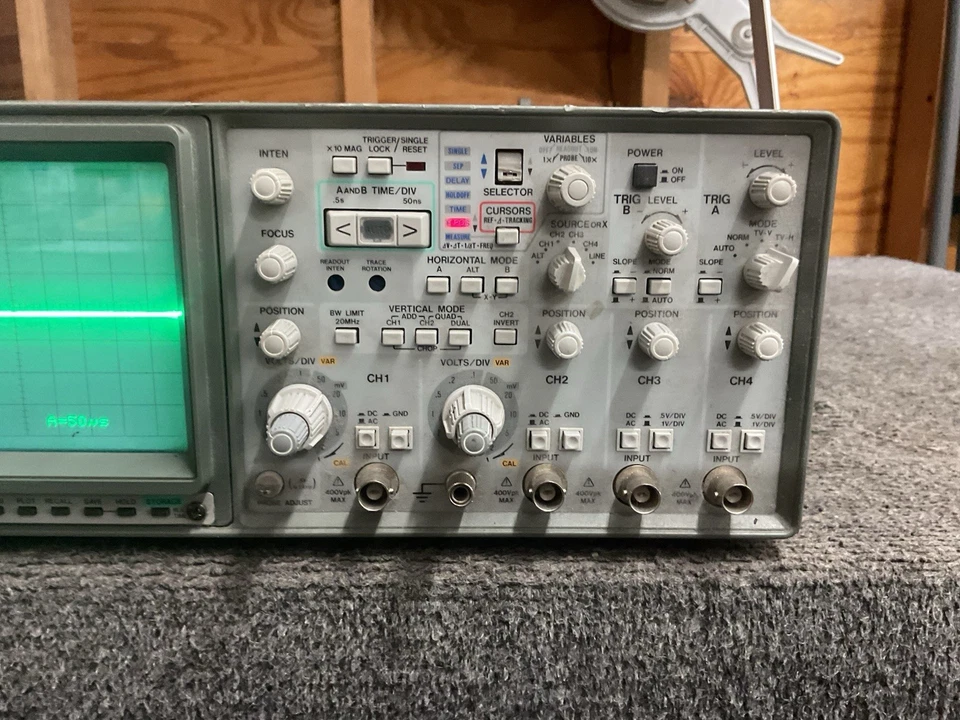 Osciloscopio de almacenamiento digital Hitachi VC-6145 150 MHz encendido, sin probar Foto 3 de 4