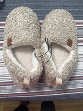 NWT Teddy Sherpa Boucle House Slippers Women s US 9-10 Cozy Fleece Indoor