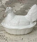 Vintage Fenton Milk Glass Hen on Nest Split Tail 5.5” Excellent Condition