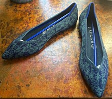 Rothy  s Women  s retired emerald blue snake print pattern size 8.5 NWB