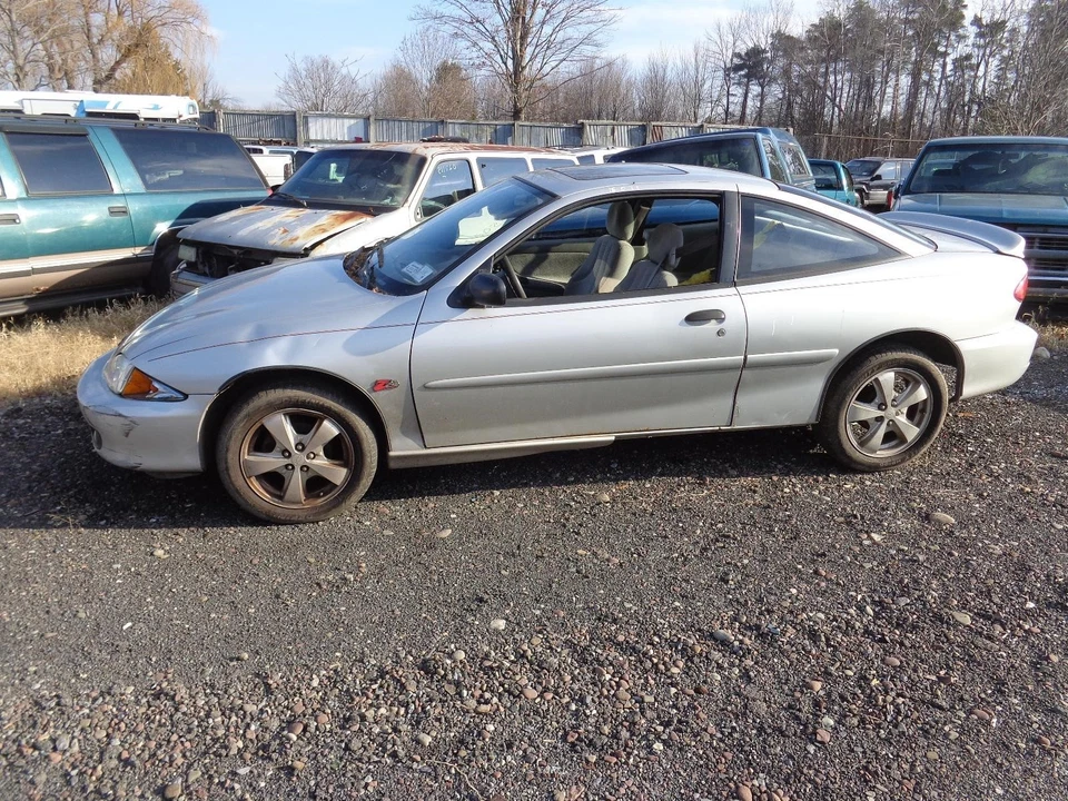 Pestillo puerta delantera derecha Chevy Cavalier OEM Pontiac Sunfire 22723799 95 05 99 01 Foto 4 de 4