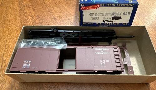 Roundhouse HO Kit #1083 40’ Roundtop Box Car N&W Norfolk & Western 47299 Nuevo de Lote Antiguo Nueva York | Zustand: New