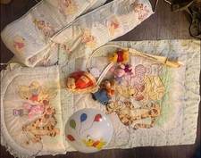 vintage pooh and friends crib set does NOT include light cover