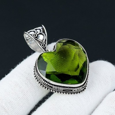 Handmade Heart Peridot Pendant Vintage Sterling Silver Jewelry For Your Partner
