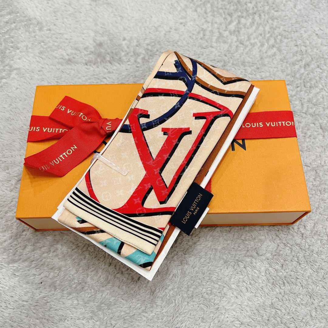 Louis Vuitton Monogram M77319 Luxury Cashmere Scarf