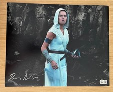 DAISY RIDLEY SIGNED STAR WARS “REY” 11X14 PHOTO BECKETT BAS