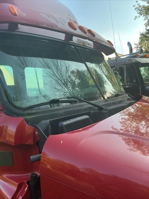 Freightliner Cab Only. 2012 No Rust Daycab Wired For Dd15
